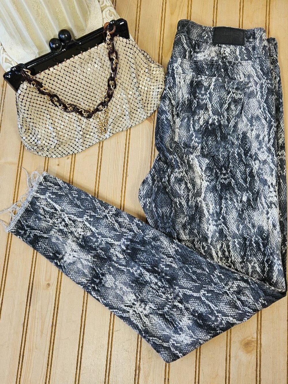 Zara Denim Size 6 Gray/Black Snake Print Skinny Jeans Raw Hem Mid Rise Womens